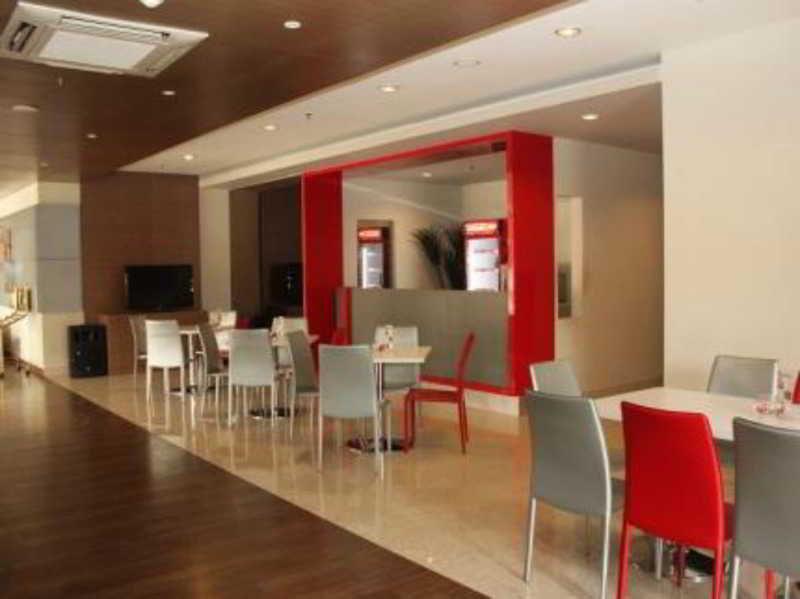 Metland Hotel Bekasi Exterior foto