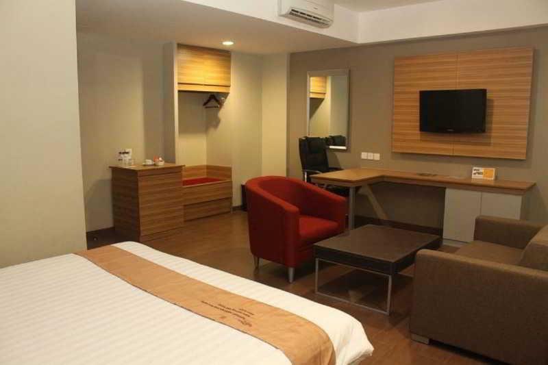 Metland Hotel Bekasi Exterior foto