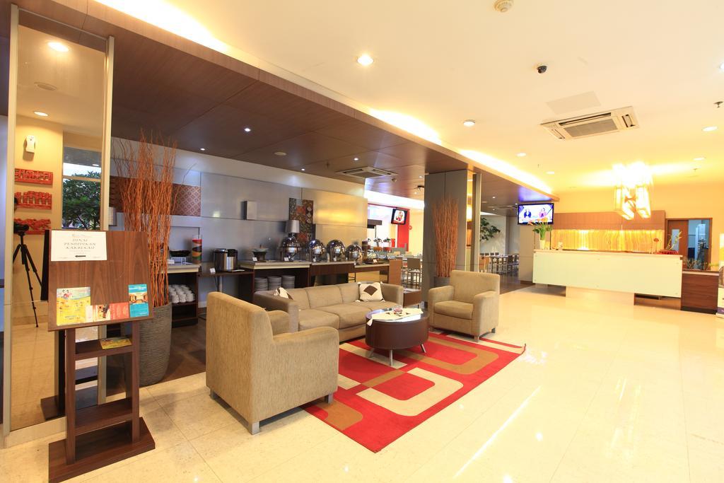 Metland Hotel Bekasi Exterior foto