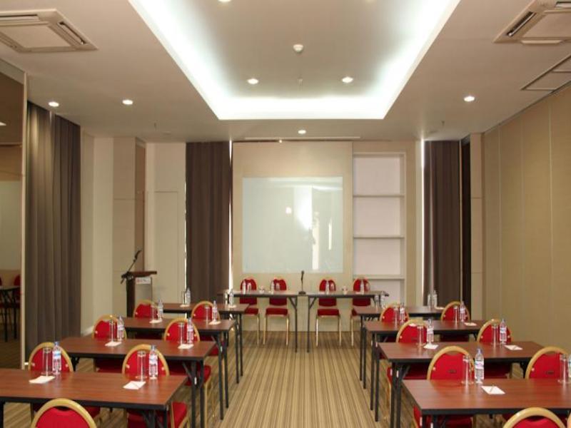 Metland Hotel Bekasi Exterior foto