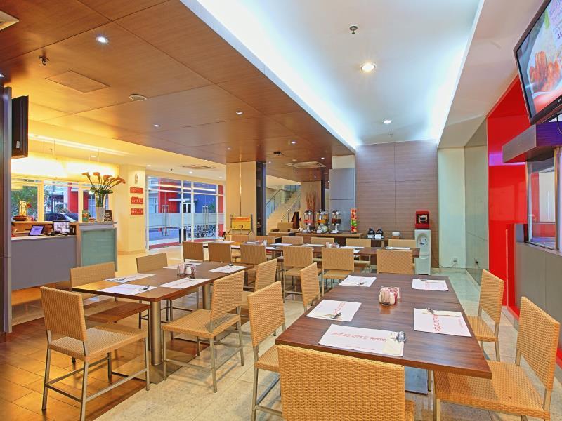 Metland Hotel Bekasi Exterior foto
