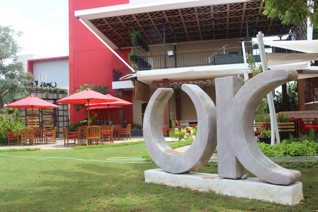 Metland Hotel Bekasi Exterior foto