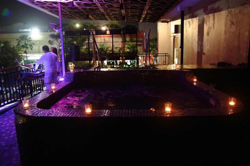 Metland Hotel Bekasi Exterior foto