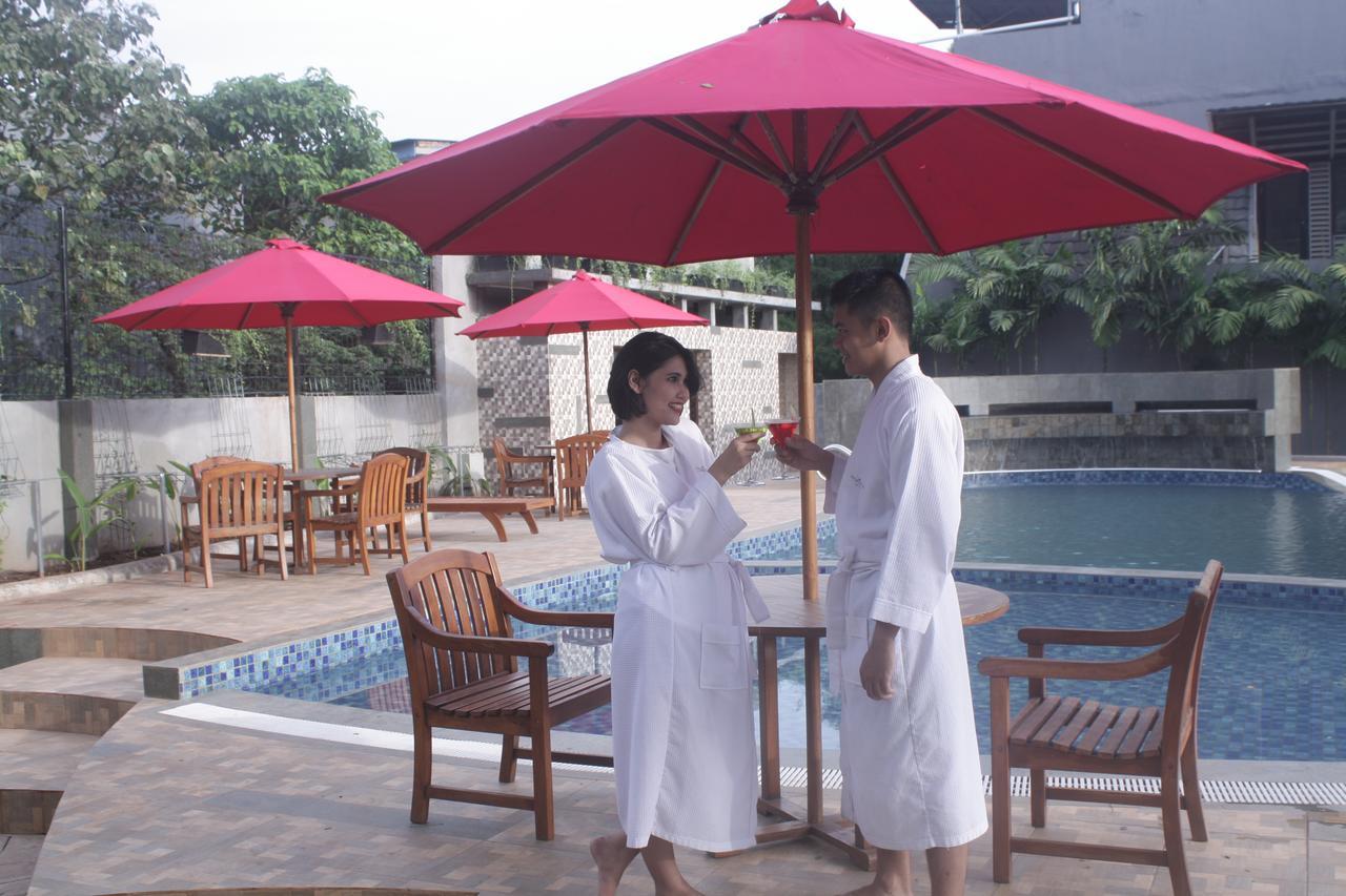 Metland Hotel Bekasi Exterior foto