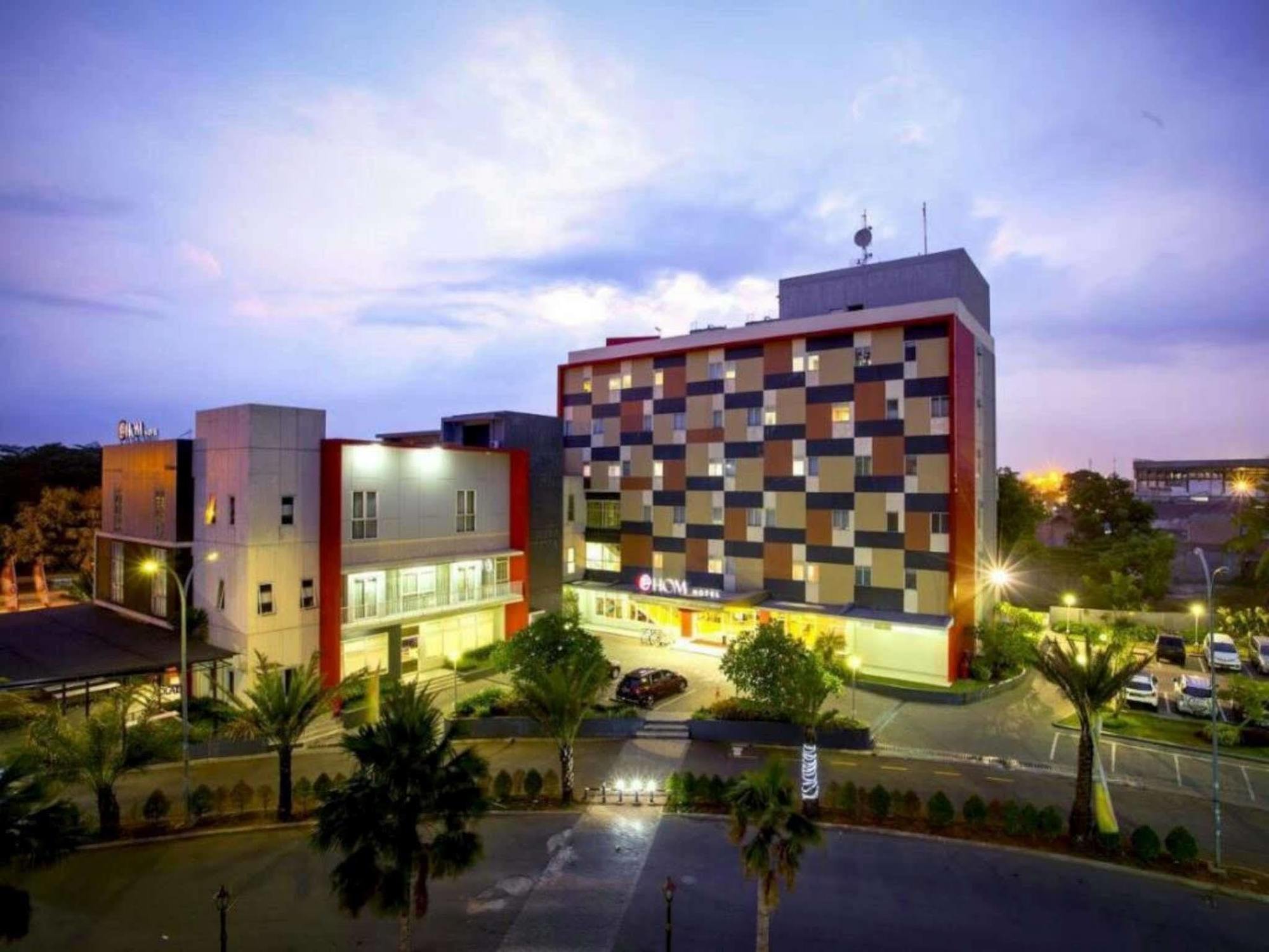 Metland Hotel Bekasi Exterior foto