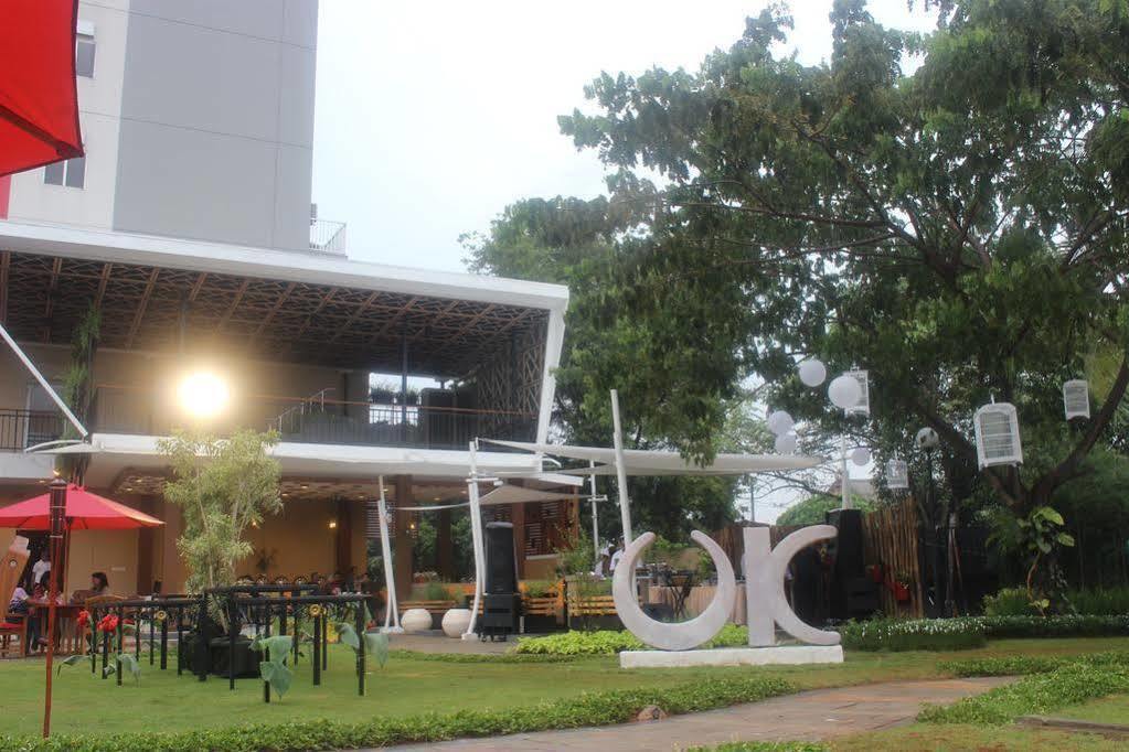 Metland Hotel Bekasi Exterior foto